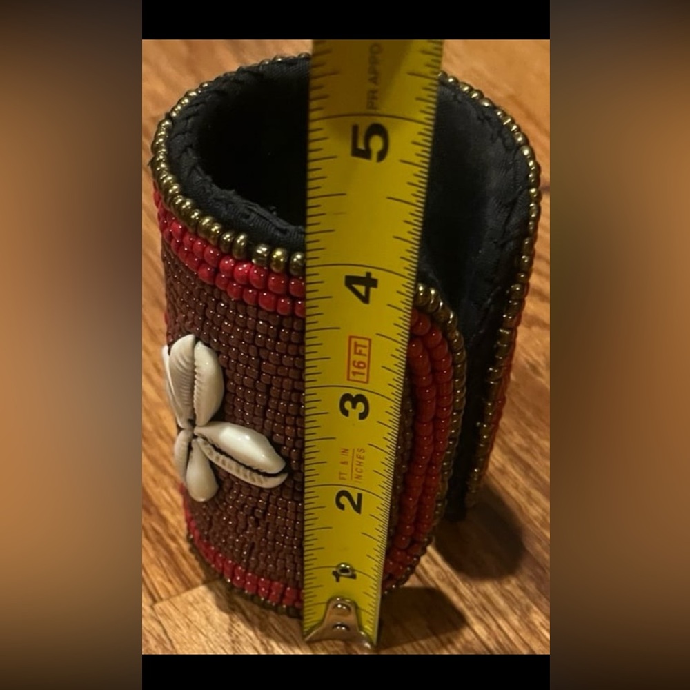 Wide tribal Beaded cuff Bracelet with Shell Accents and intracate beading - Picture 10 of 12